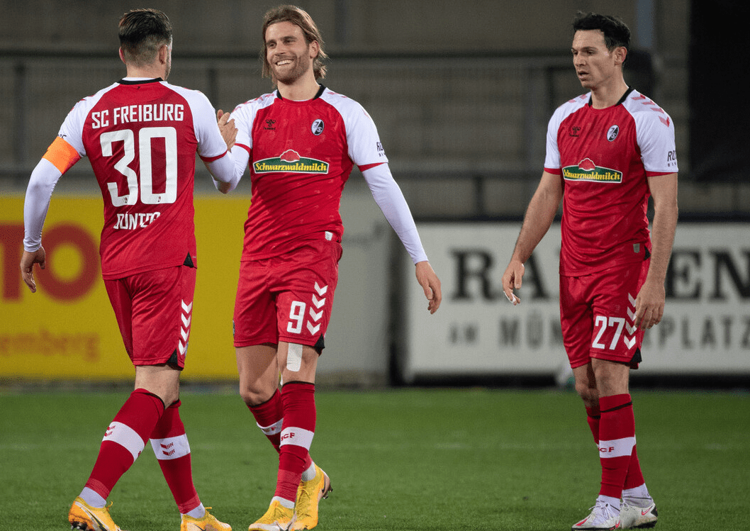 冲刺阶段体能课后,勒沃库森单刀错失备战社区盾,话题不断,临场指挥获称赞 冲刺阶段体能课后,勒沃库森单刀错失备战社区盾,话题不断,临场指挥获称赞