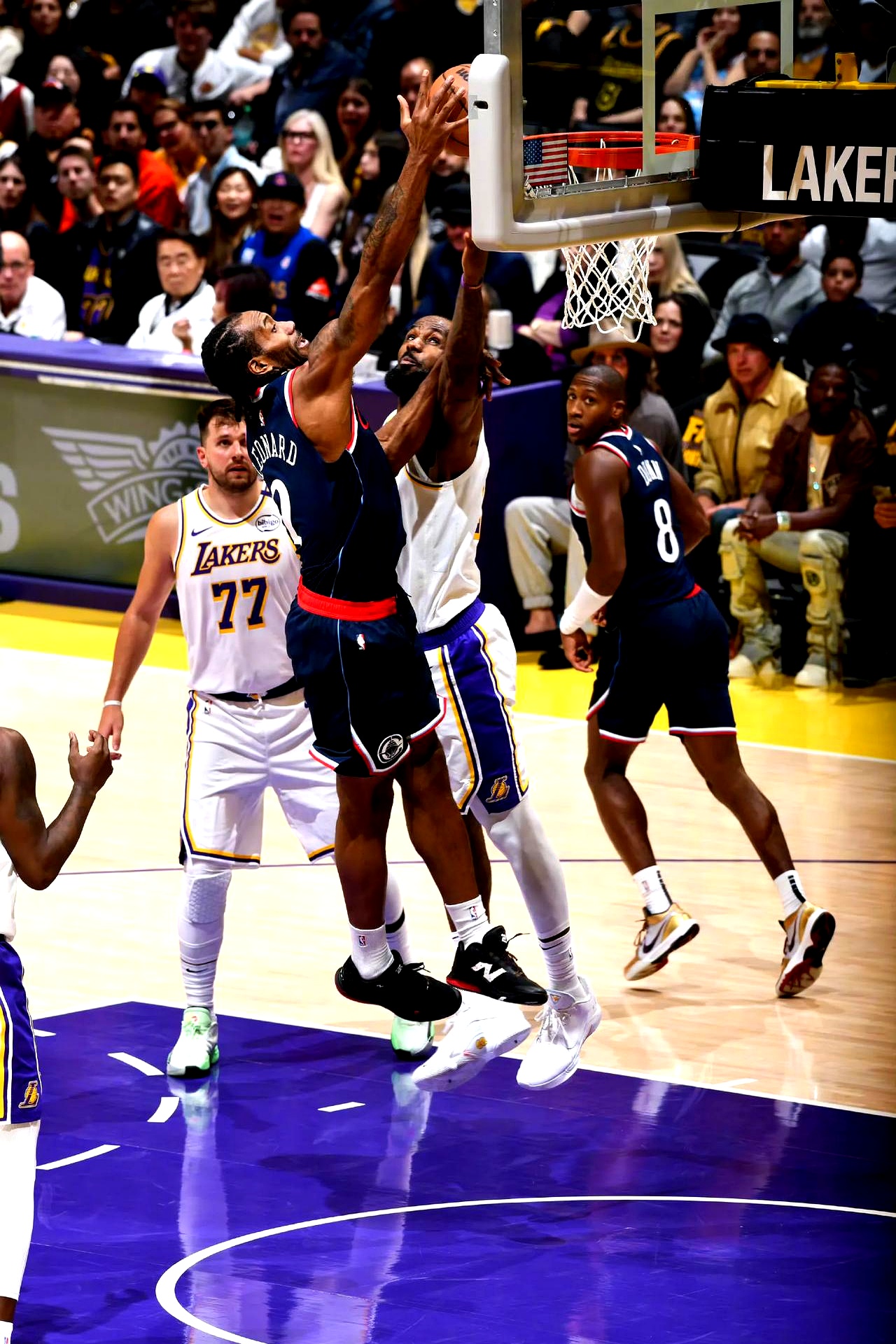 kaiyun-清晨洛杉矶快船门线救险：全明星赛节点到来，底气十足，身体对抗强度拉满-kaiyun